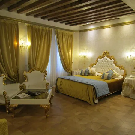Savoia & Jolanda Ξενοδοχείο 4*