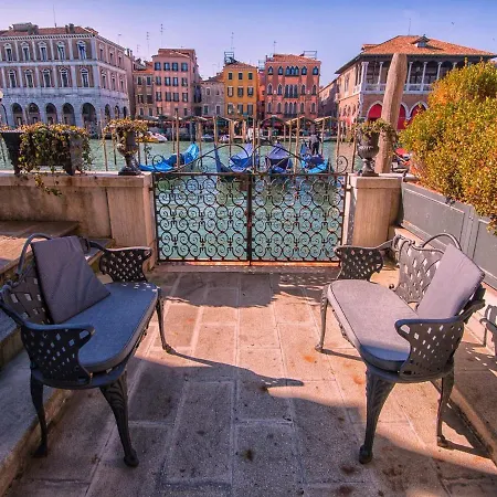 Grimaldi Hermitage Canal Grande View *