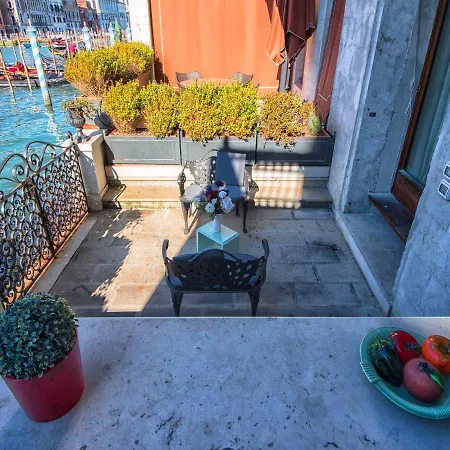 Grimaldi Hermitage Canal Grande View Apartment *