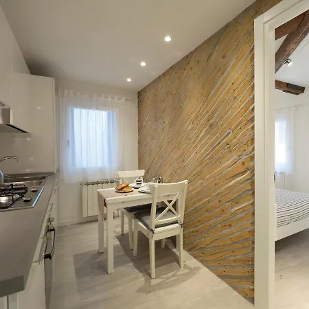 Ss Giovanni E Paolo Apartment *