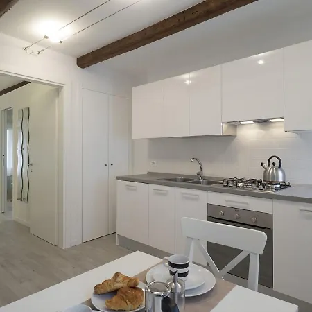 Ss Giovanni E Paolo Apartment *