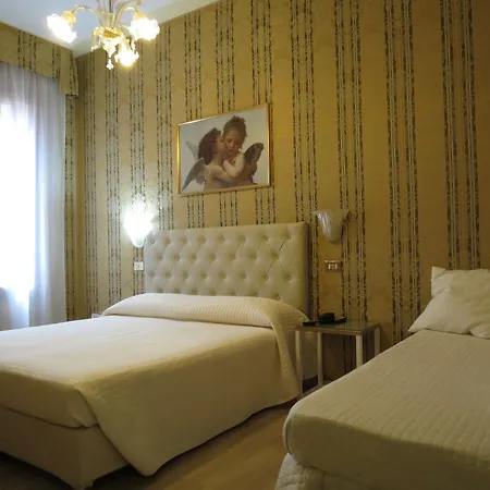 Hotel Bridge 3*