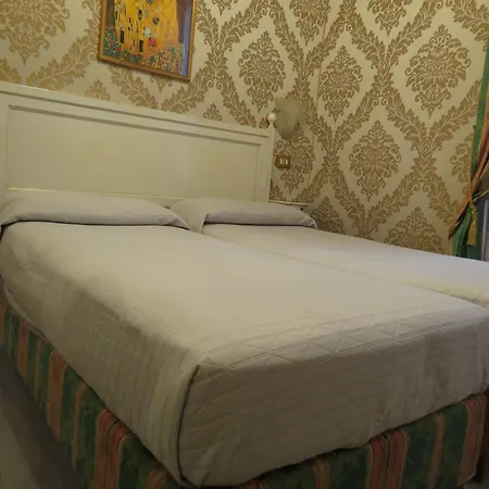 Bridge Hotel Venecia