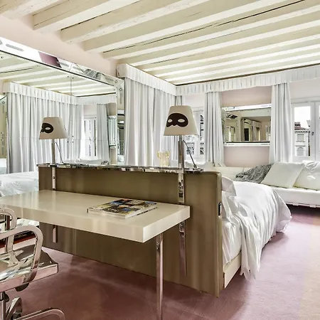 Palazzina Grassi Venice