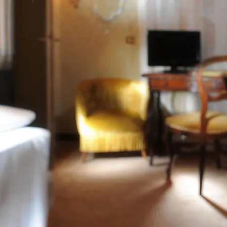 Flora Hotel 3*