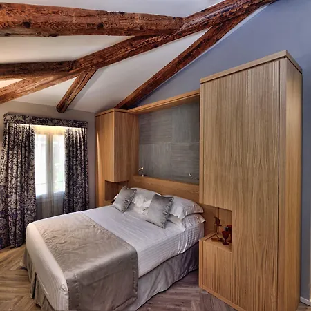 Rosa Salva Hotel 3*