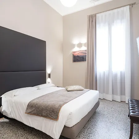 Palazzo Martinelli Dolfin 3* البندقية