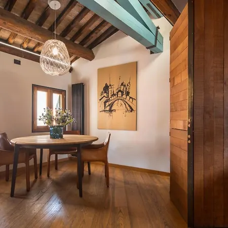 Grand Canal Design Apartment