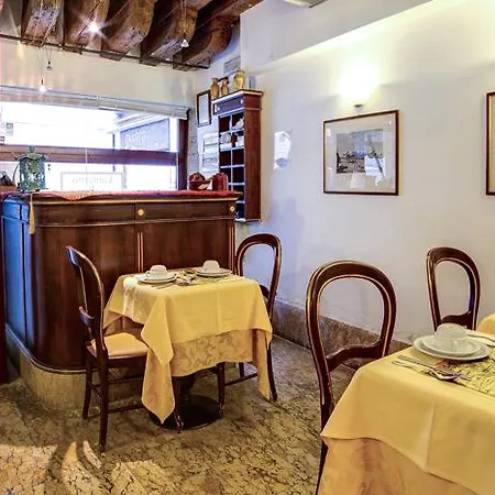 Lanterna Di Marco Polo Alojamento de Acomodação e Pequeno-almoço 3*
