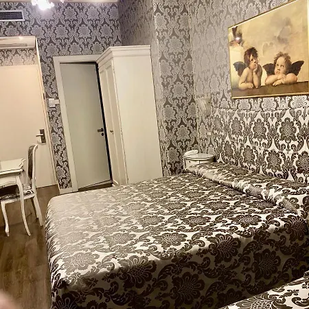 Bridge Hotel Venecia