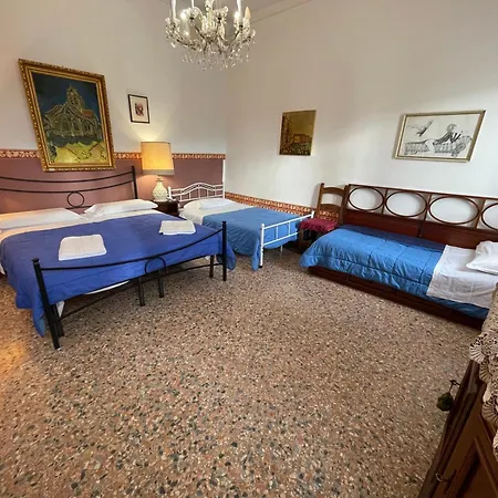 Апартаменты Princess Canal View