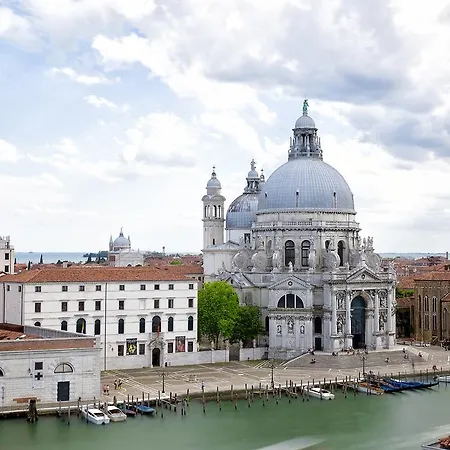 Aquamare, Boutique Venecia