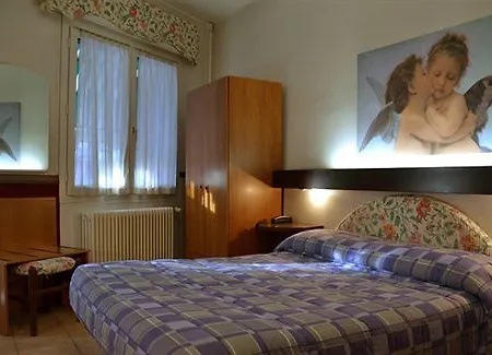 Hotel Roma 3*
