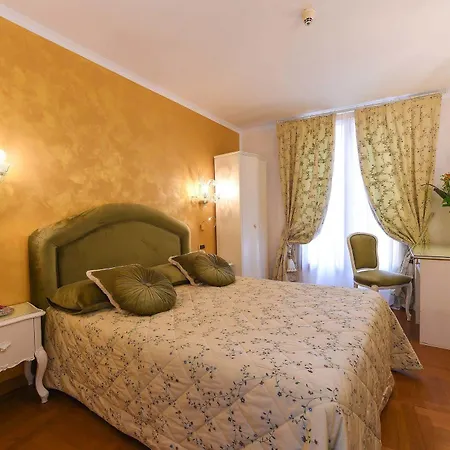 Ξενοδοχείο Savoia & Jolanda 4*