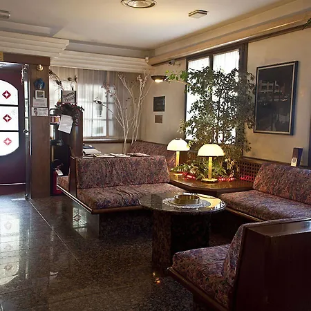 Roma Hotel 3*