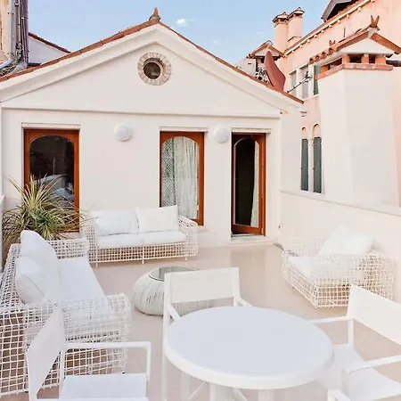 Dogi Apartment *