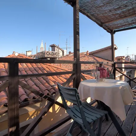 Alojamento de Acomodação e Pequeno-almoço Lanterna Di Marco Polo