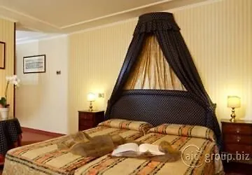 Kette Otel