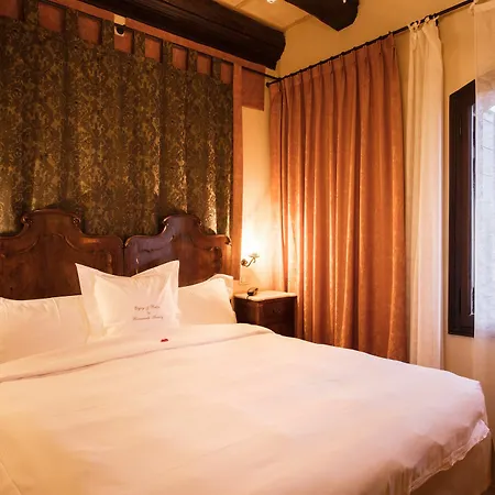 Flora Hotel 3*