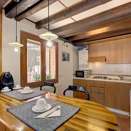 Apartman Canal-door