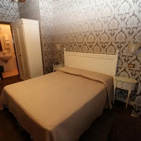 Hotel Roulette 3 3*