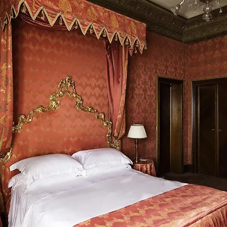 Bauer Il Palazzo Szálloda 5*