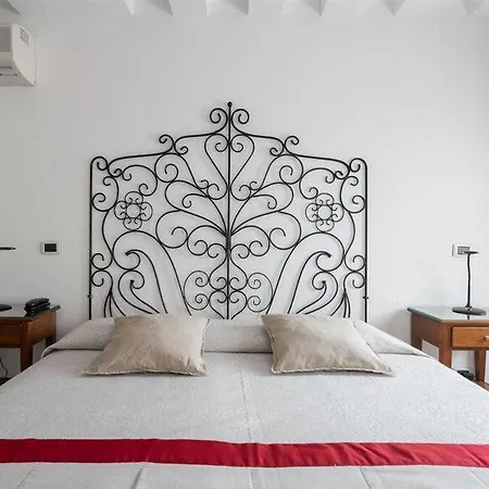 Antigo Trovatore Hotel