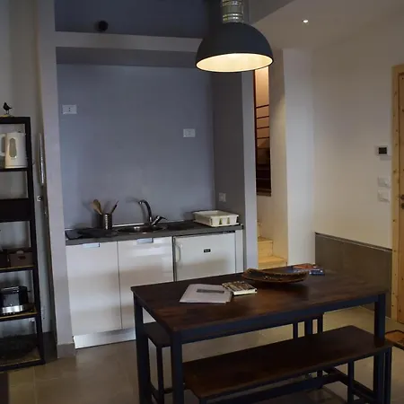 Mezzanino On Canal Apartment