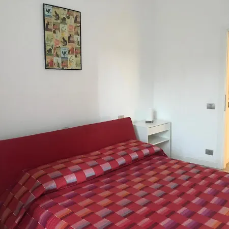 Apartment Homes & Holidays