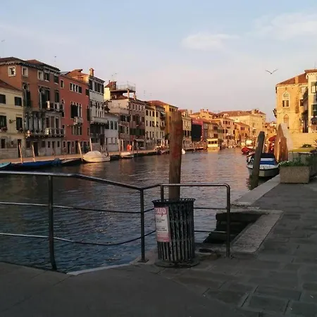 La Casetta Rosa - Vista Sul Canale Veneza