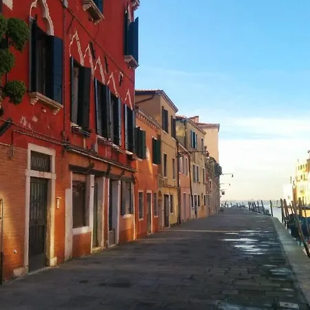 La Casetta Rosa - Vista Sul Canale Apartamento *