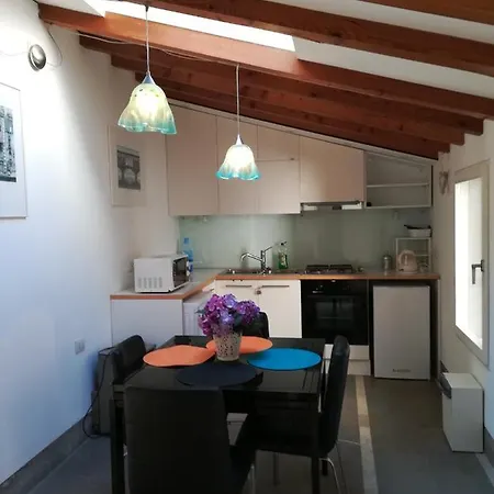Apartment Charming House In Venice