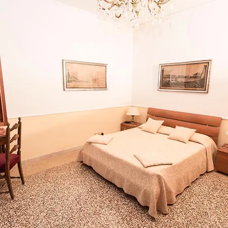 Apartment Alla Fenice *