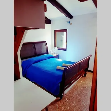 Large 3 Flat Rialto * Venice