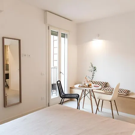 Hinc Domus - Historical Center Guest house *