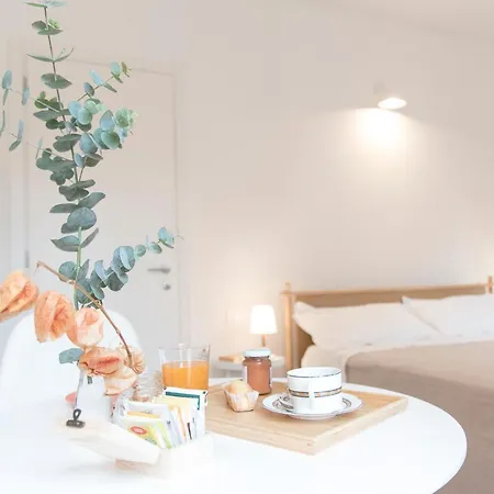 Hinc Domus - Historical Center Guest house *