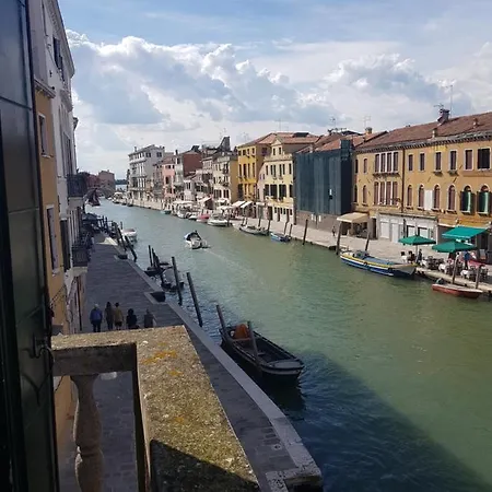 Calle Rielo Great Canal View Apartment