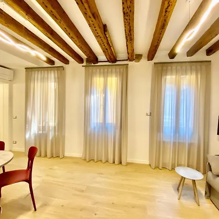 Ξενοδοχείο με διαμερίσματα House New Wi Fi Island *