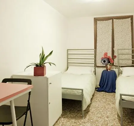Youth Venice Hostelers Home * Venice