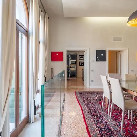 San Nicolo Canal View Apartment Venice