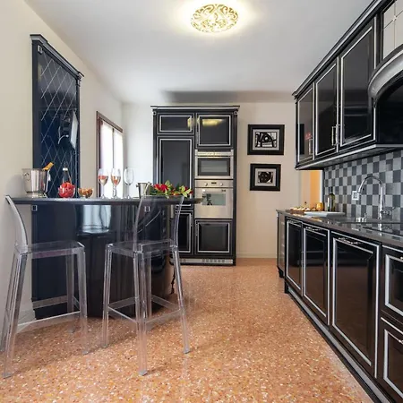 San Nicolo Canal View Apartment