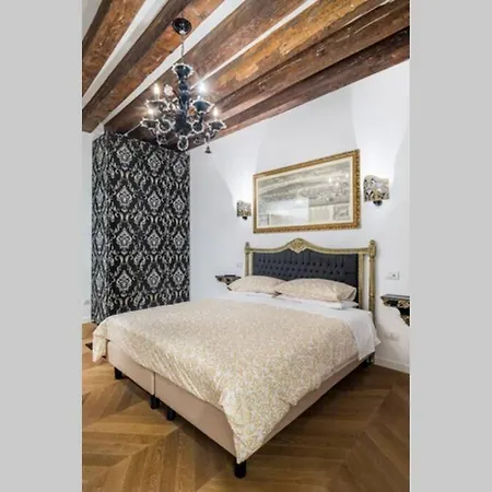 Cassiano Rialto Apartment