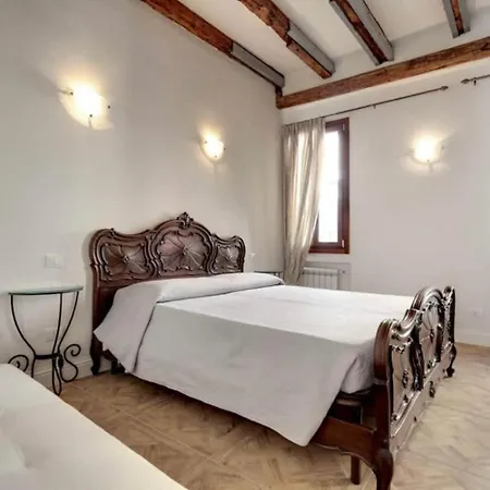Traditional With Terrace * Venice