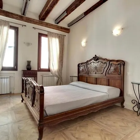 Traditional With Terrace Apartment