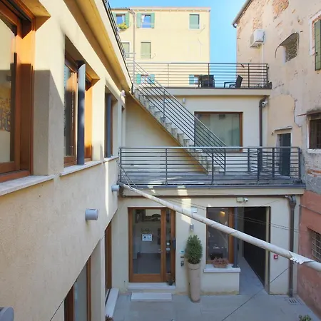 Ca' Pozzo Guest house 3*