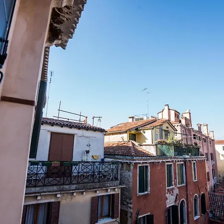 Specchieri Apartment Venice