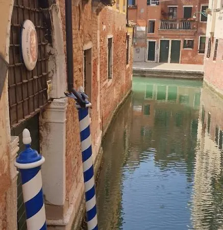 Large 3 Flat Rialto Apartment