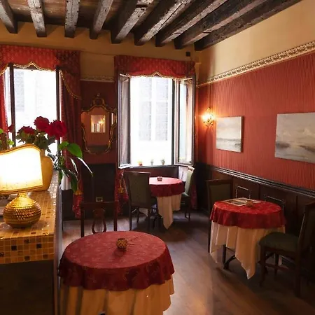 Ca' Morosini 1 & 2 2* Venice