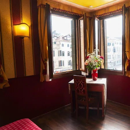 Ca' Morosini 1 & 2 2* Venice