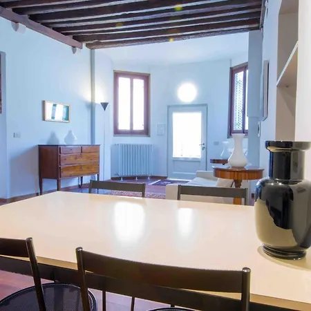 The Arch Historic Appartement *